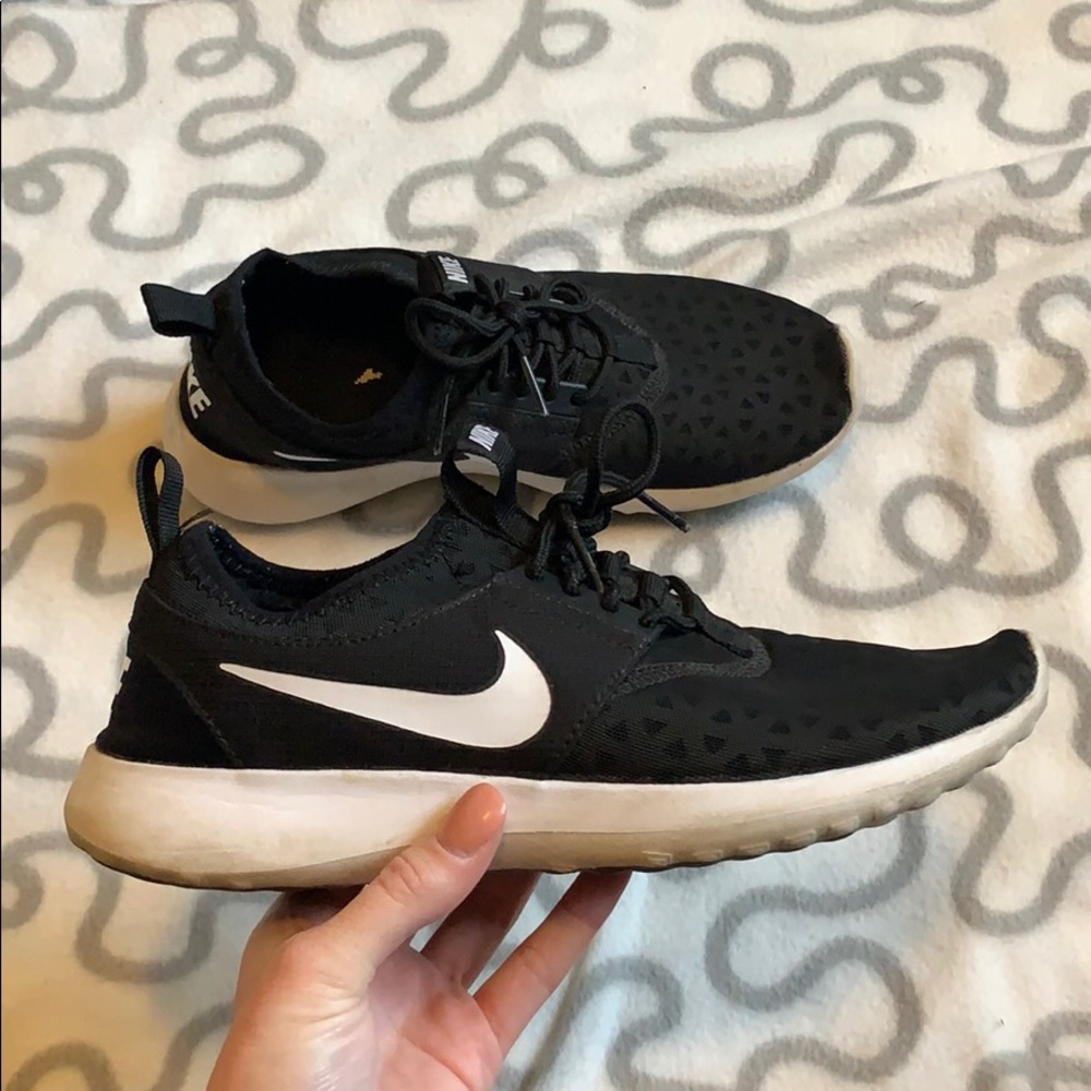 mens nike tennis shoes black